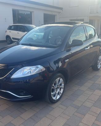 Lancia Ypsilon 1.2 69 CV 5 porte Platinum