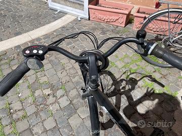 Bicicletta pedalata assistita Momo Design