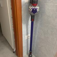 Dyson v8