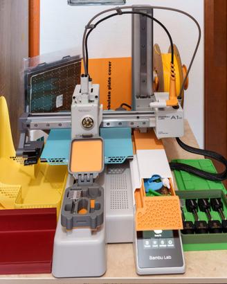 BambuLab A1 MINI in Garanzia + 5 Piatti + 5 Hotend