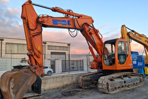 Escavatore cingolato fiat kobelco e 235