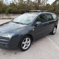 Fiat grande p. 1.3 90 + ford focus 1.6 90 2008