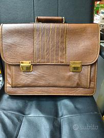 cartella vintage in pelle marrone con doppia chius