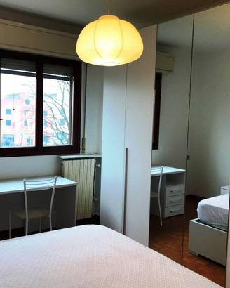 Stanza in appartamento di 15 m² a Rozzano