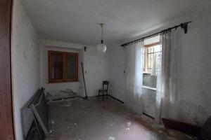 Immobile in asta di 65 m² con 3 locali a Montoggio