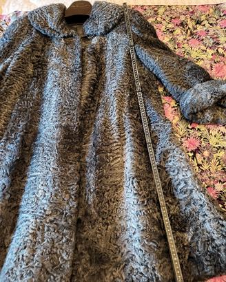 cappotto di pelliccia di astrakan 