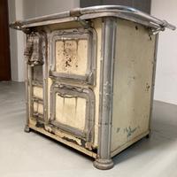 Antica cucina economica da collezione