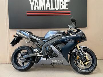 Yamaha YZF R1