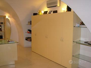 ARMADI NEGOZIO ABBIGLIAMENTO OGGETTISTICA CASA