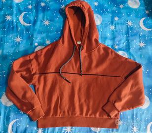 Cache cache felpa corta con cappuccio