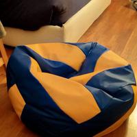 Pouf a forma di palla di pallavolo