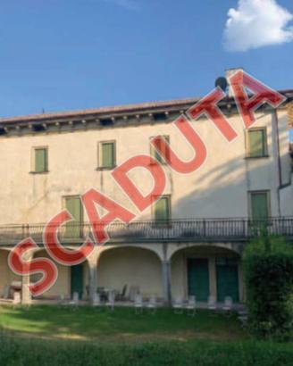 Immobile in asta di 722 m² con più di 5 locali a S