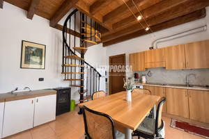 TRILOCALE CON PISCINA E AMPIO TERRAZZO