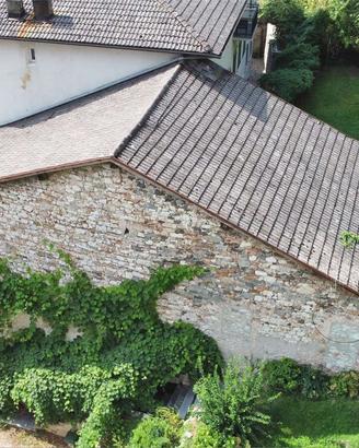PORZIONE DI CASA DA RISTRUTTURARE