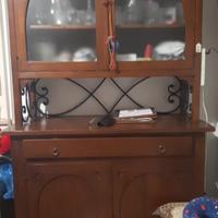 Credenza con vetrina in legno