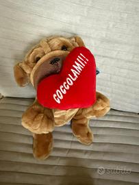 Peluche Cagnolino con cuore.