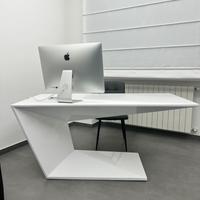 Scrivania moderna bianca
