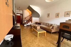 Casa indipendente di 100 m² con 4 locali e box aut