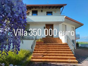 Villa vicino al mare. Venezia 60 km