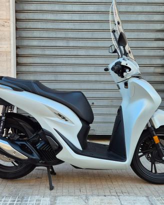 honda sh 125 2024 solo 5.200 km 