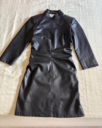 Vestito in pelle eco