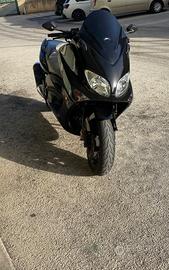 Yamaha T Max - 2005