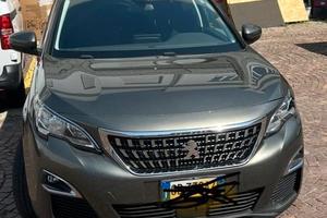 Peugeot suv