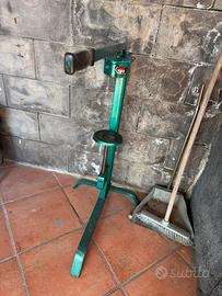 Tappatrice a Colonna per Tappi in Sughero da Vino
