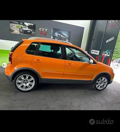 Polo cross