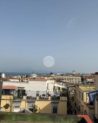 2 LOCALI A NAPOLI