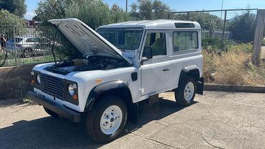 Land rover defender 90