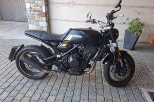 Moto Brixton 500 CROSSFIRE