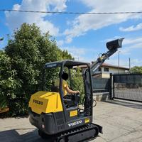 E232 - Mini escavatore 15 q.li Volvo EC15
