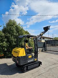 E232 - Mini escavatore 15 q.li Volvo EC15