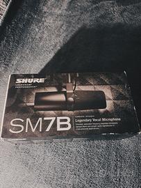 SHURE SM7B
