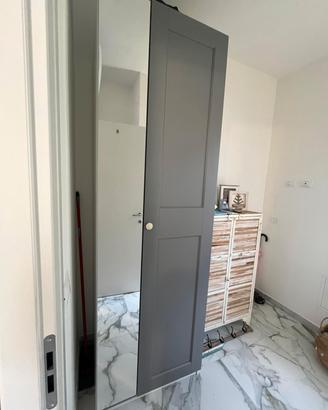 armadio con specchio