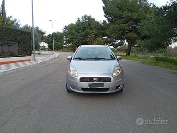 grande punto 1.2 benzina a euro 2.200 trattabili 