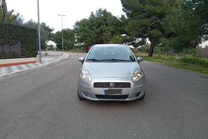 grande punto 1.2 benzina a euro 2.200 trattabili 