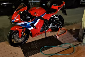 HONDA CBR600-RR