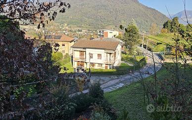 AMPIA VILLA SINGOLA CON GIARDINO