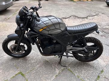 Moto cafe racer kawasaki er5