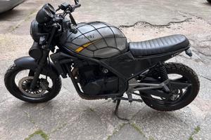 Moto cafe racer kawasaki er5