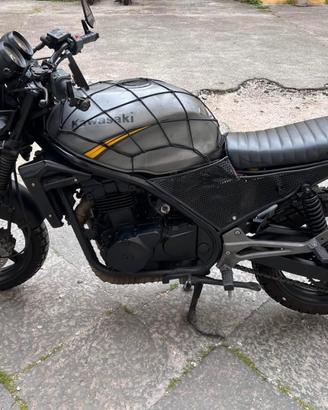 Moto cafe racer kawasaki er5