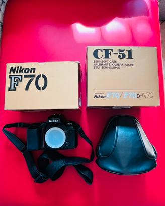 Macchina fotografica Nikon F70 + custodia in pelle