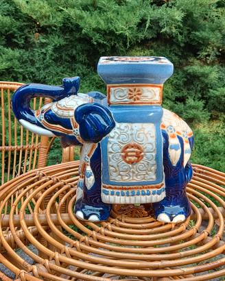 Porta vaso a forma di elefante 