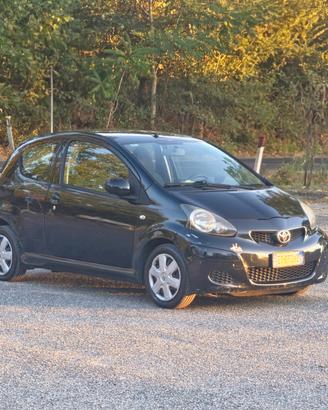 Toyota Aygo 1.0 12V VVT-i 3 porte Lounge Connect E