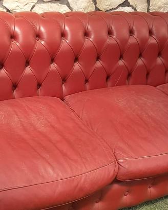 Divano Chesterfield 3 posti in pelle rossa
