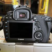 Canon EOS 5D mark IV