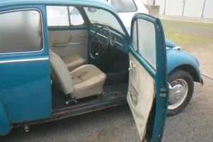 maggiolino anno 1965 con guida a destra