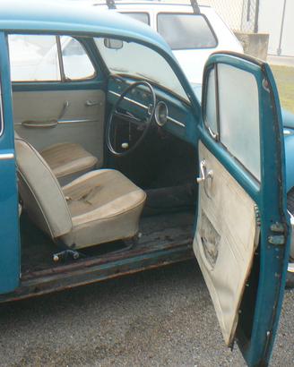 maggiolino anno 1965 con guida a destra